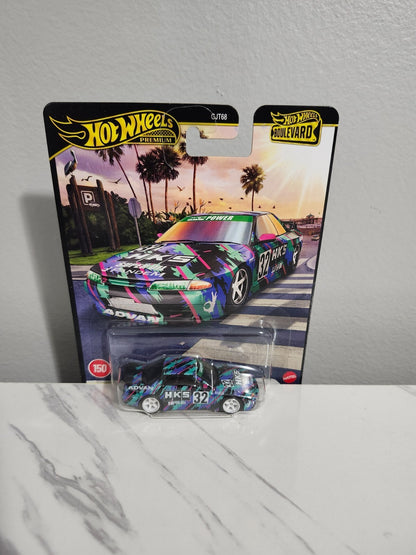Hot Wheels Premium  Boulevard #150 Nissan Skyline GT-R R32 New
