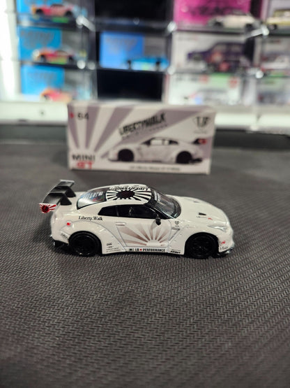 MINI GT #64 LBWK LB*WORKS Nissan GT-R White