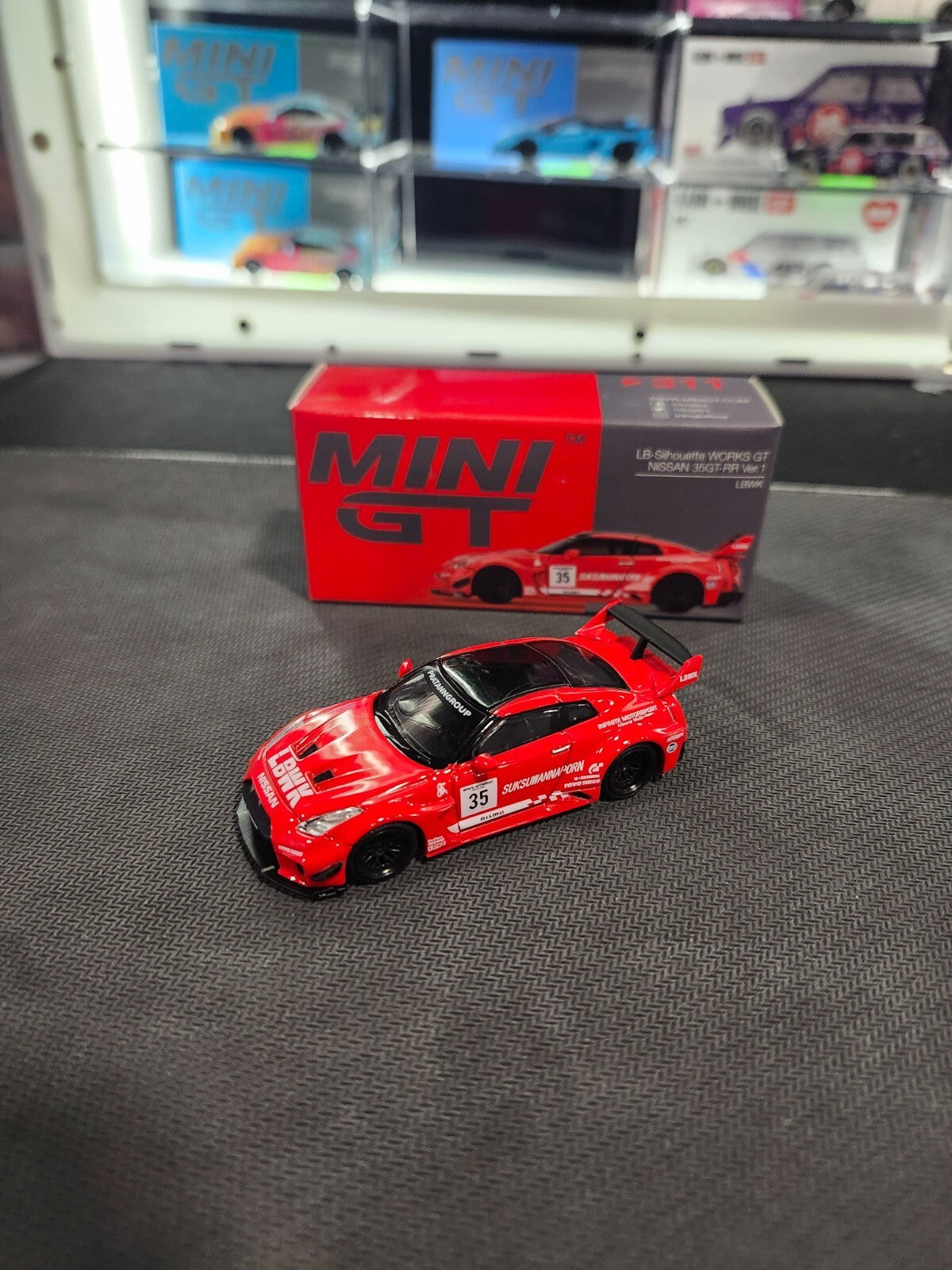 MINI GT #311 LB SILHOUETTE WORKS GT Nissan 35GT-RR Ver 1 Red Rare