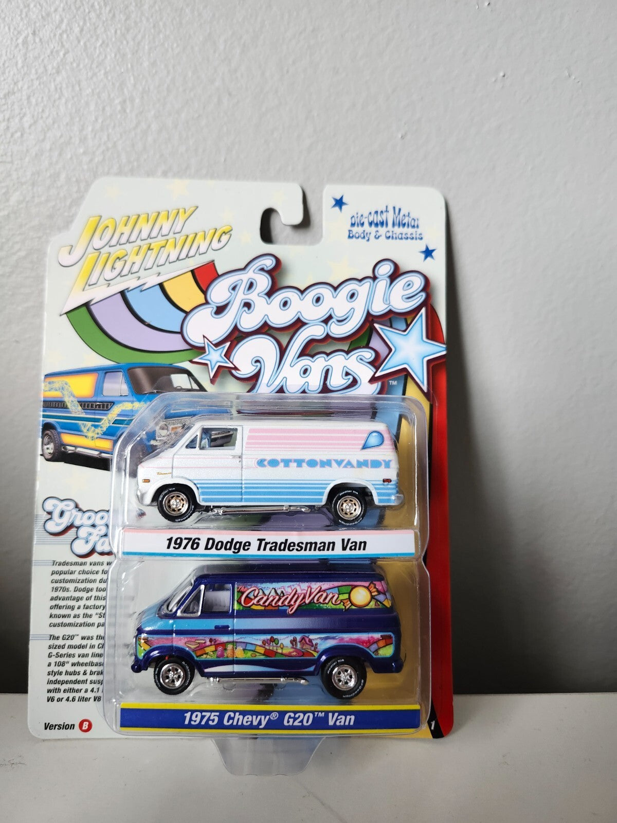 Johnny Lightning Boogie Vans Dodge Tradesman Chevy G20  1:64 2026