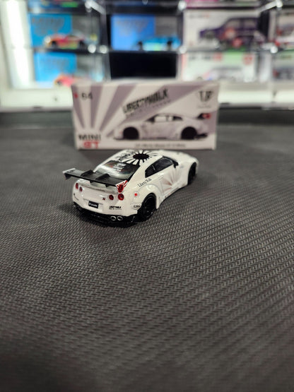 MINI GT #64 LBWK LB*WORKS Nissan GT-R White