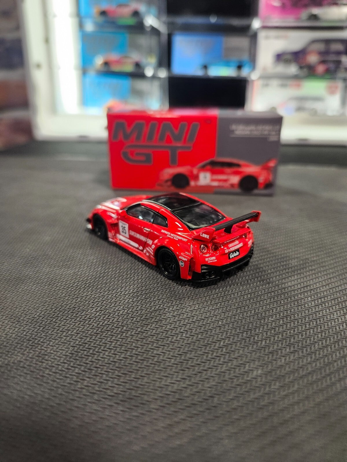 MINI GT #311 LB SILHOUETTE WORKS GT Nissan 35GT-RR Ver 1 Red Rare