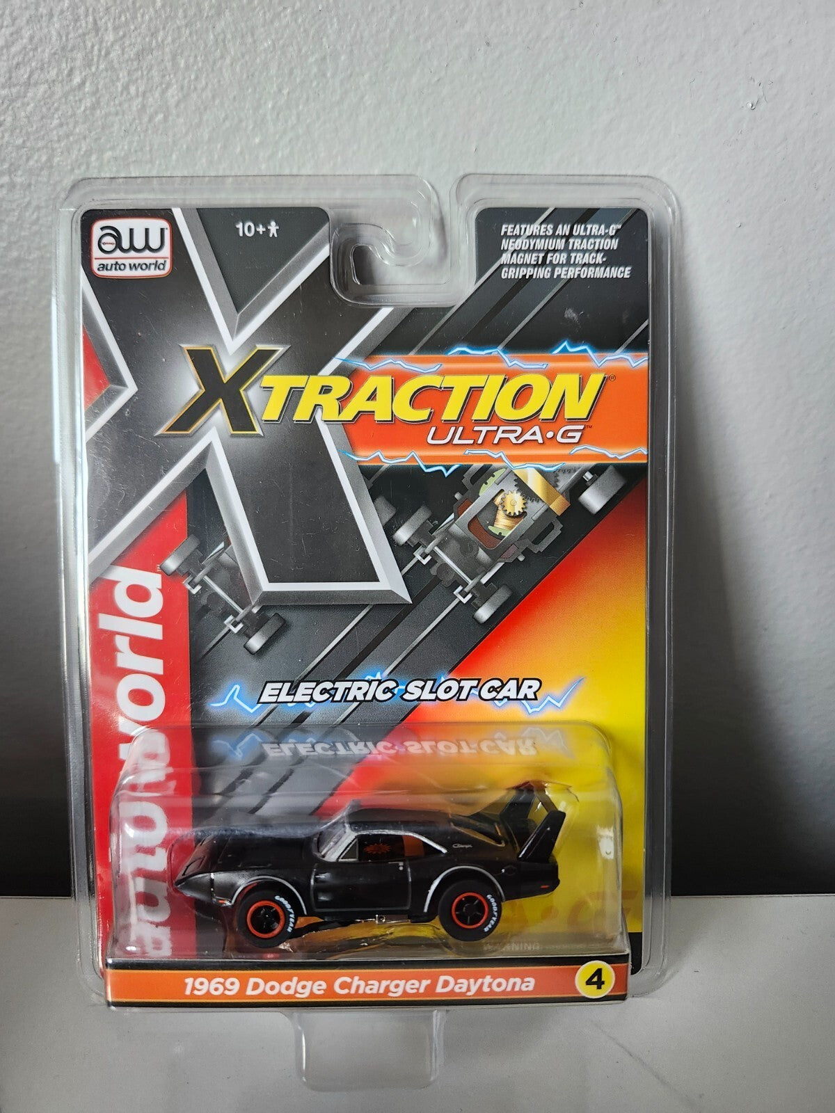 Auto World X-Traction 1969 Dodge Charger Daytona Electric Slotcar 1:64 2026