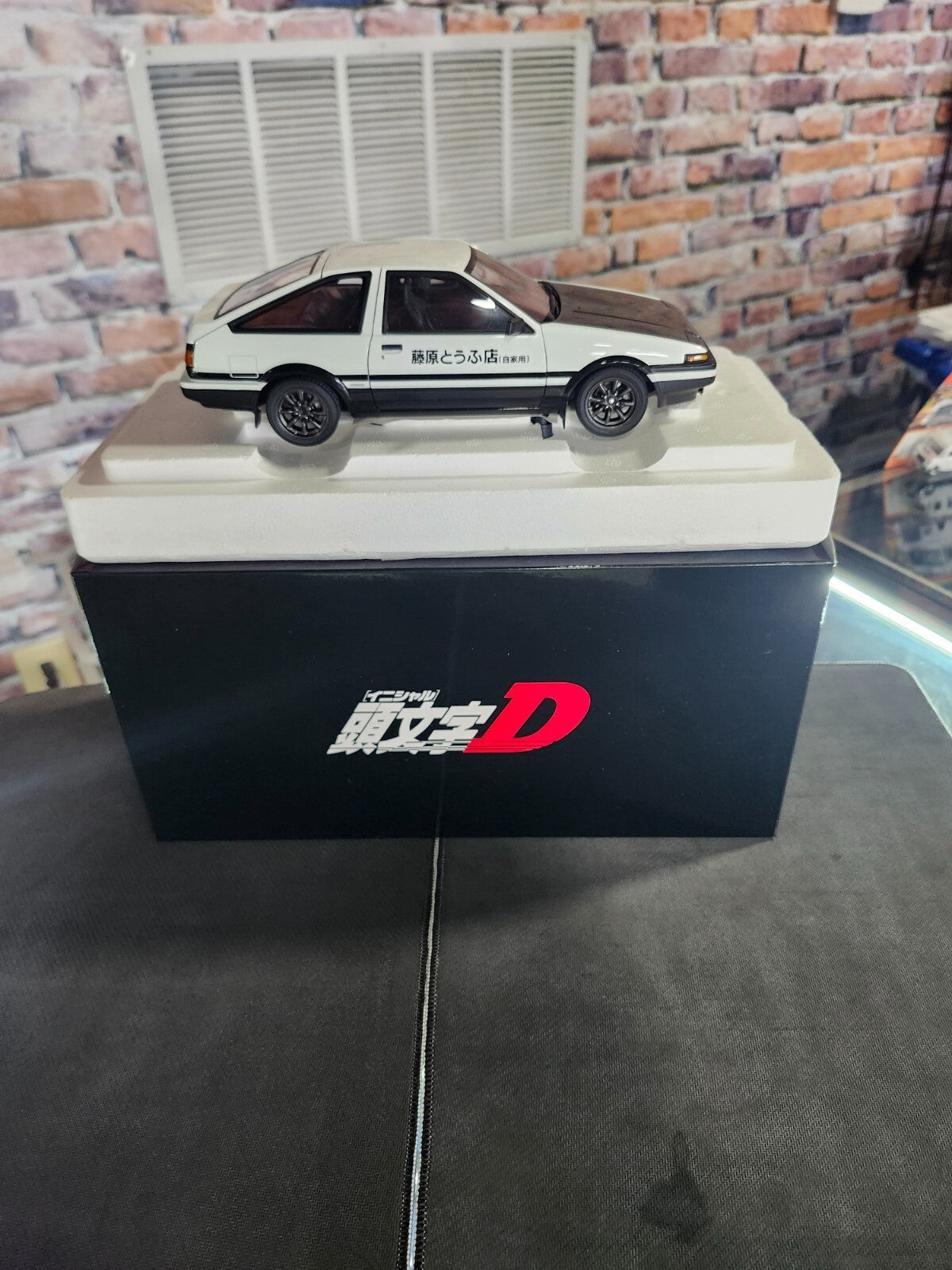 AUTOart 1/18 Toyota Sprinter Trueno 30th anniversary
